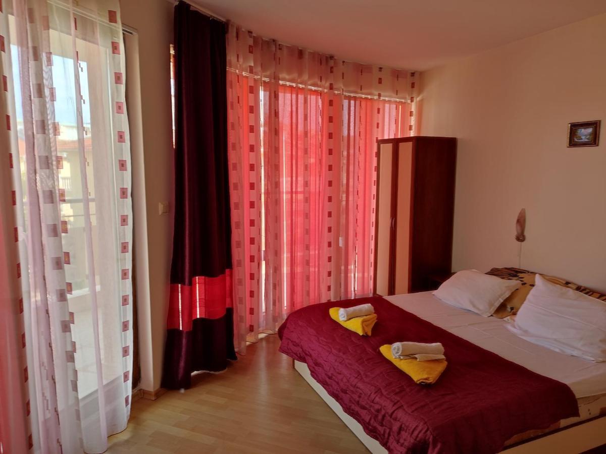 Апартамент Виктори Second Apartment Поморие Екстериор снимка